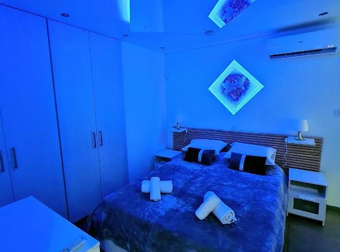 Hidden Lights Deluxe *