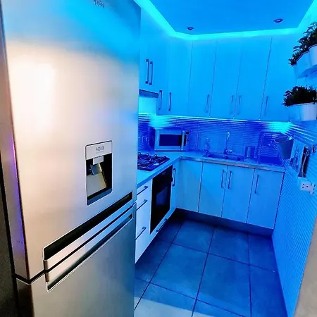 Hidden Lights Deluxe Apartament