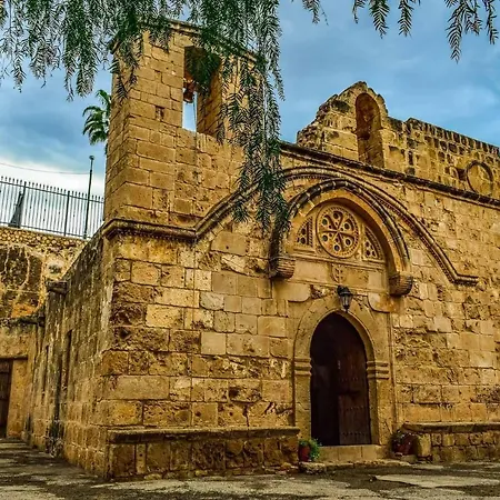 Hidden Lights Deluxe Apartment *