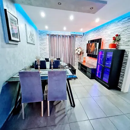 Hidden Lights Deluxe * Ayia Napa